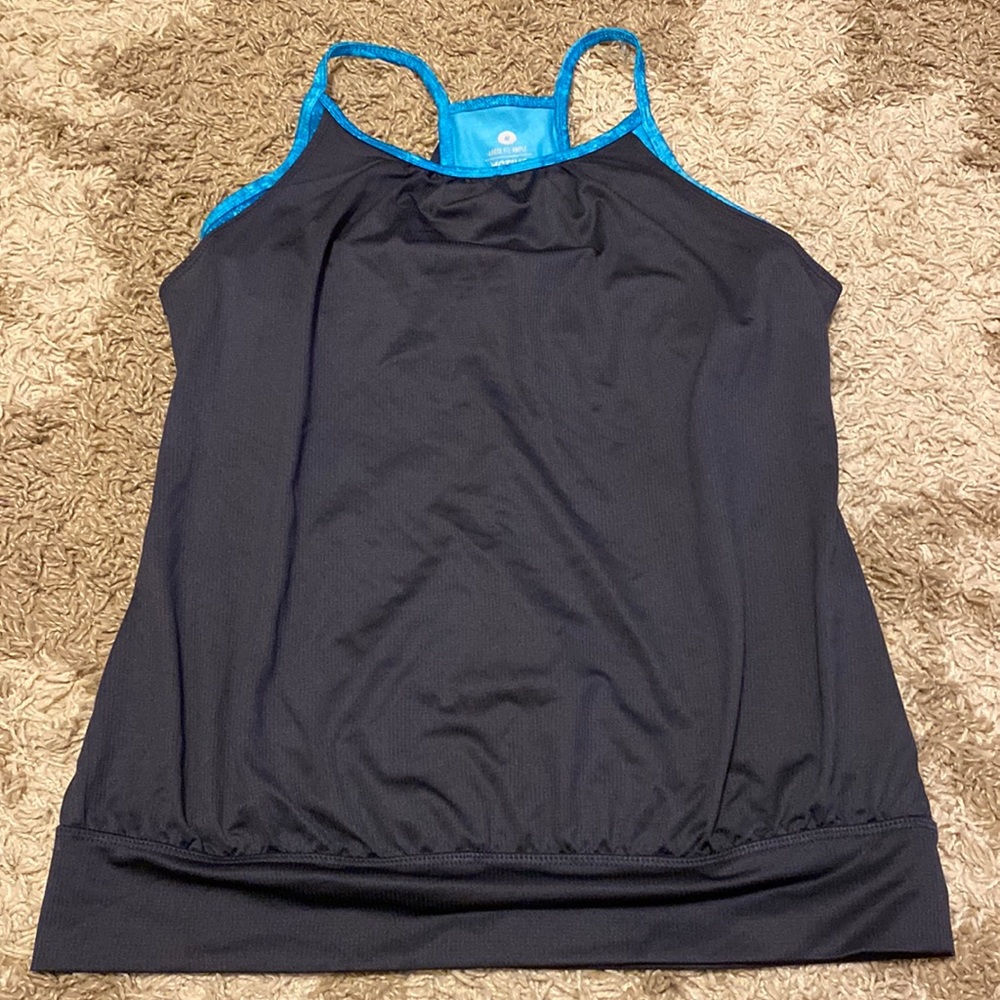 Fitness tank, with built in sports bra. Size M. Loose fit. Old Navy Active.